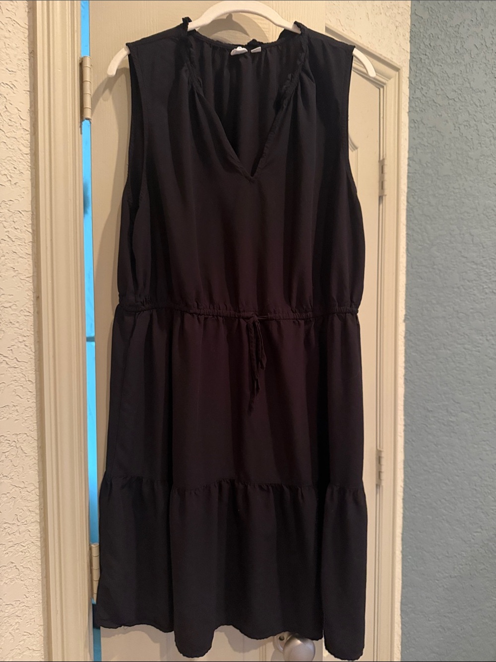 GAP Black Sleeveless Tie-Waist Mini Dress